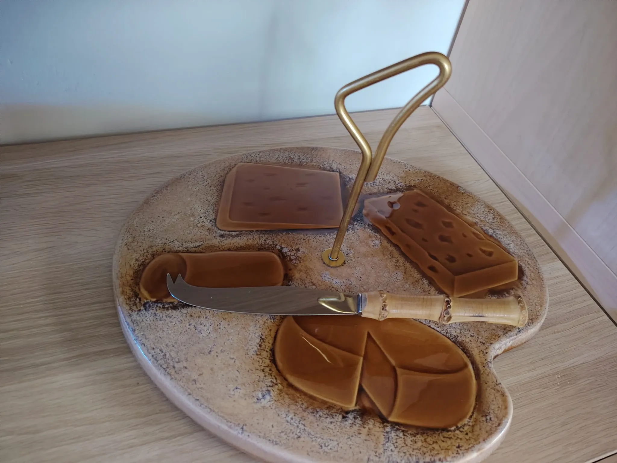 Plateau à fromage et son couteau