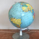 Globe terrestre vintage années 60