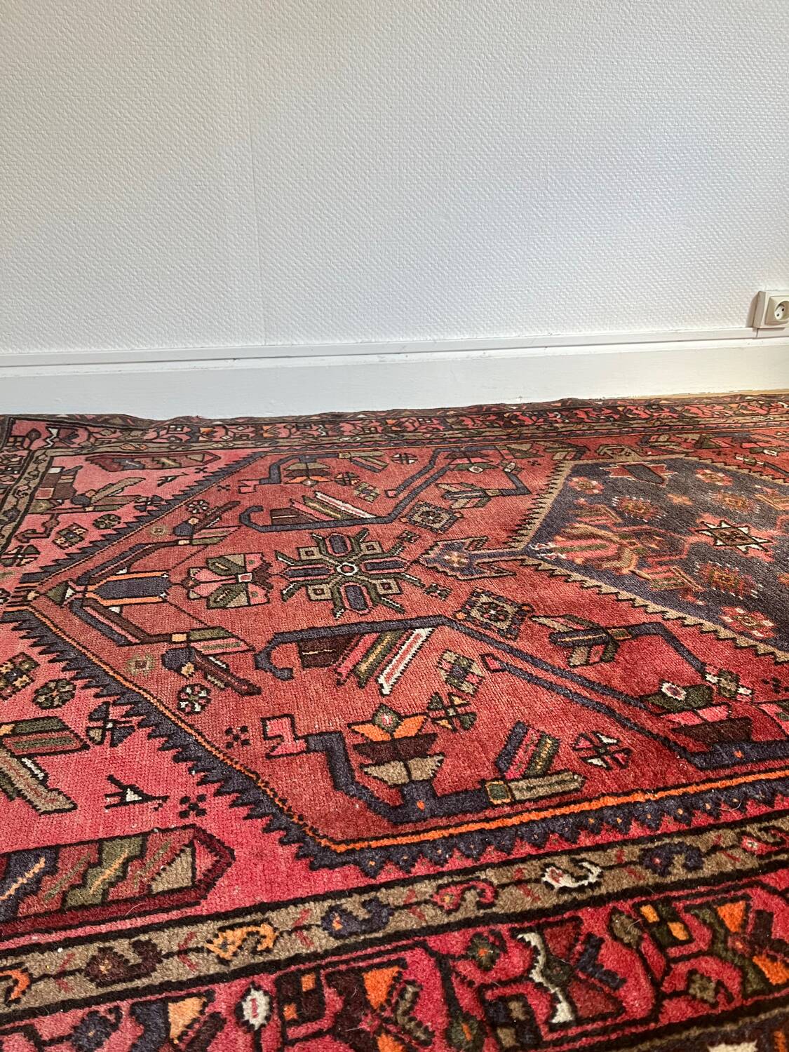 Antique Persian Handmade Oriental Rug 200cmx125cm