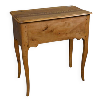 Dough table in walnut and pear wood, Louis XV – XVIII century.