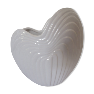 White ceramic pot vase or cover