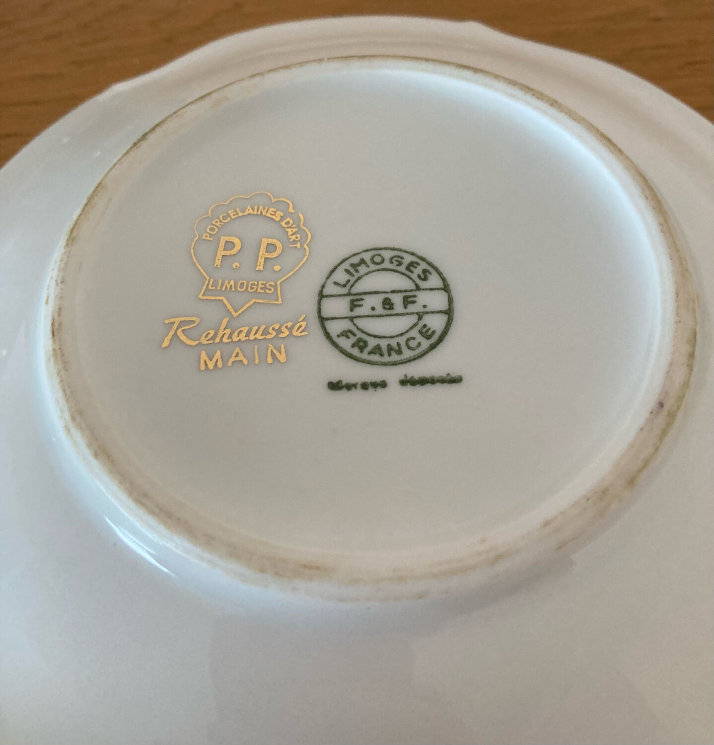 Decorative plate in Limoges porcelain