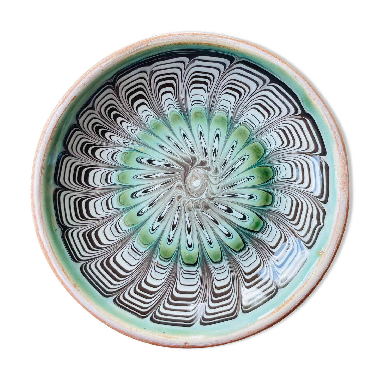 Romanian handicraft ceramic plate