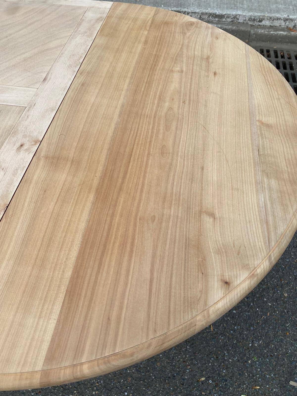 Table à manger ronde pied central extensible décapée en bois massif 3 rallo