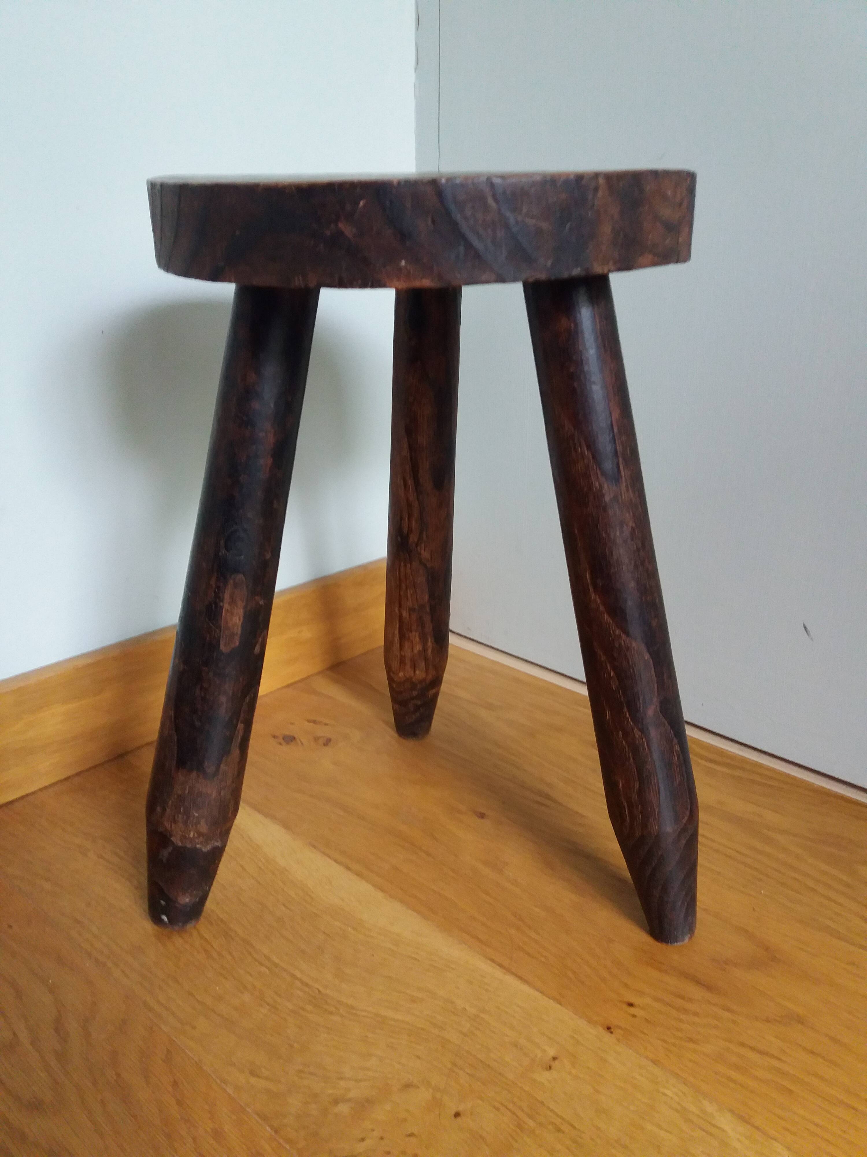Tripod pencil leg stool