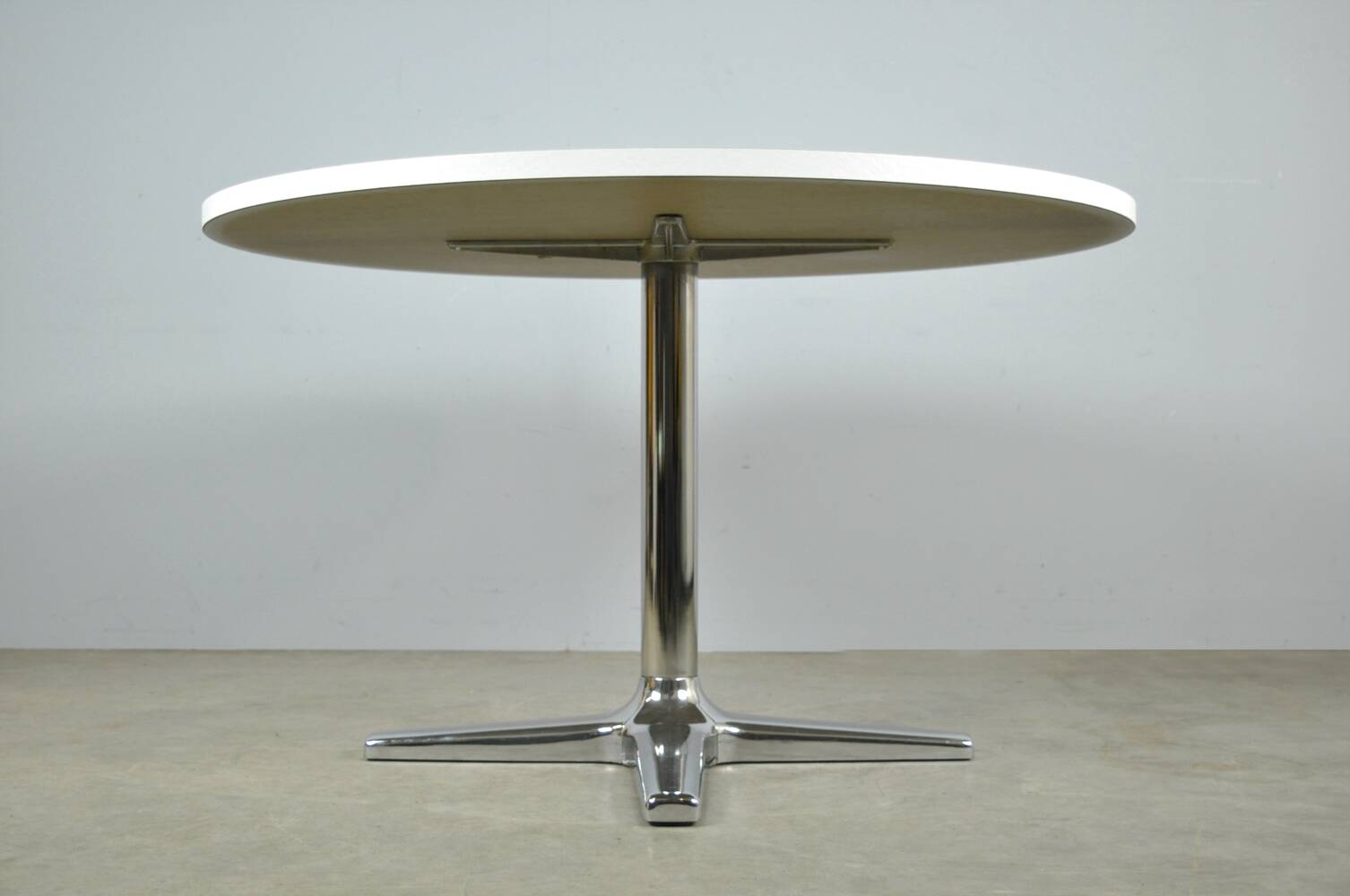 Modern vintage dining table with chrome star base by pastoe, 1970s