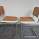 Une paire de chaises italiennes des années 1980