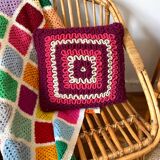 Coussin en crochet vintage