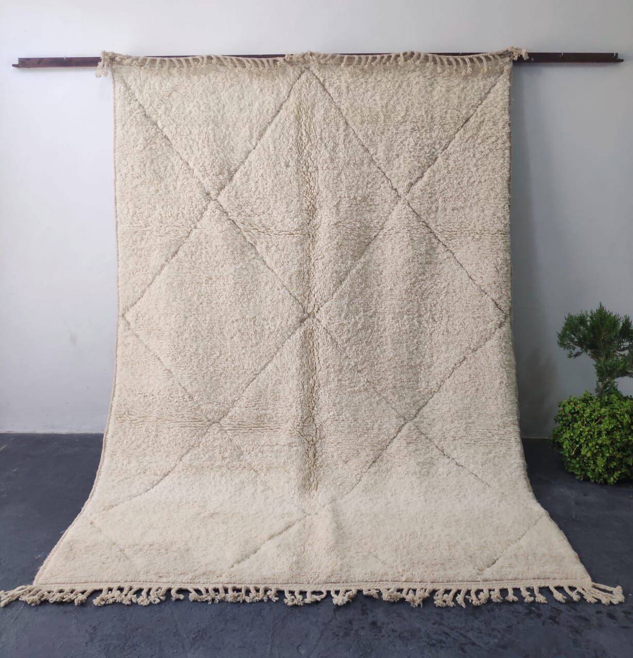 Beni Ouarain Rug, Ecru, Classic Diamond Pattern - Handmade 300x200cm