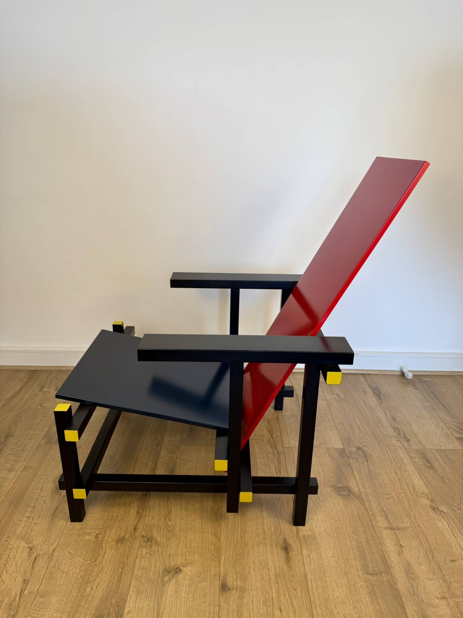 Red and Blue Chair in the Style of Gerrit Rietveld – De Stijl Movement