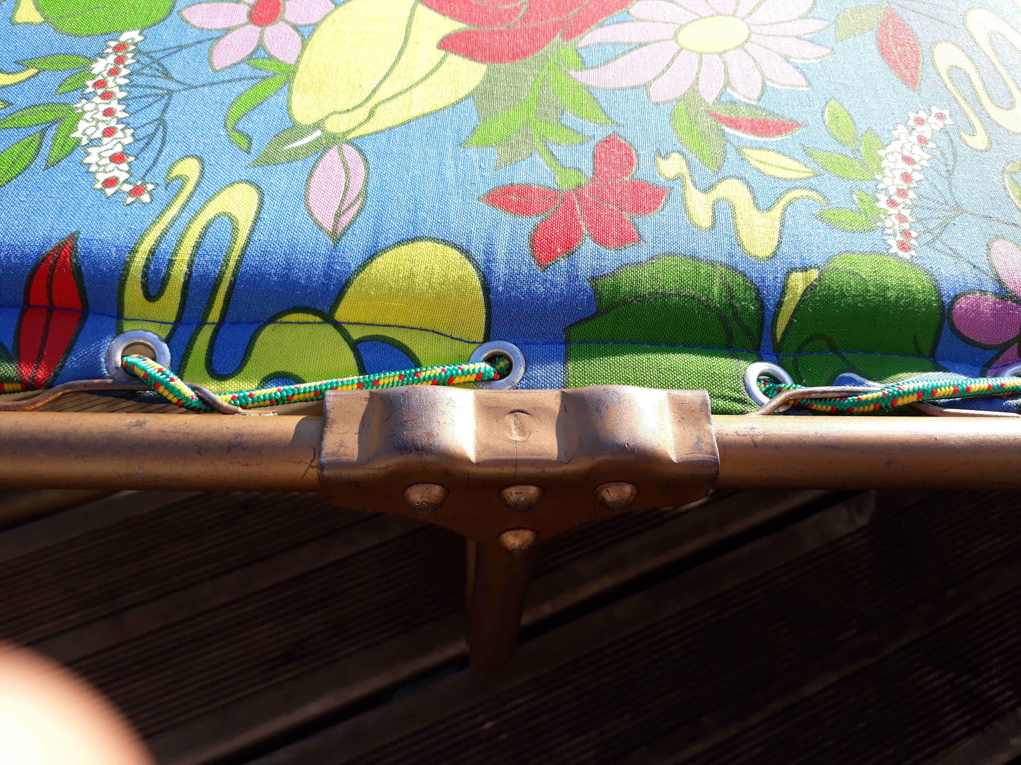 Sunbathing deckchair camp bed La Hutte