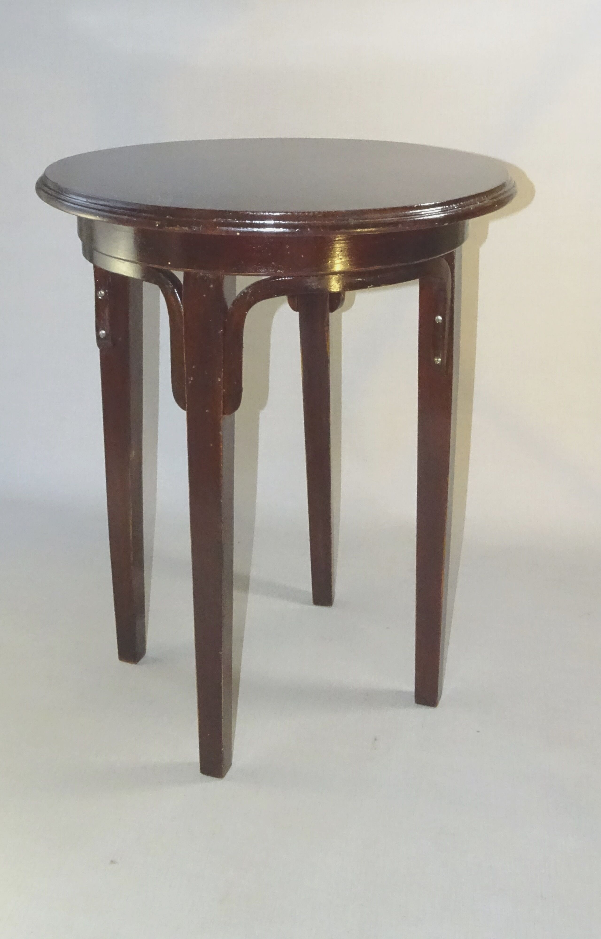 Table d'appoint par Kohn, vers 1910 style sécession viennoise,bistrot