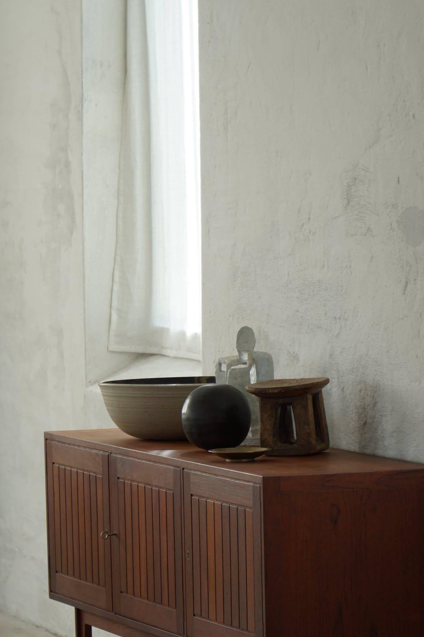 Large modern Scandinavian ceramic bowl from the mid-century by Nils Kähler, Denmark, 1979.