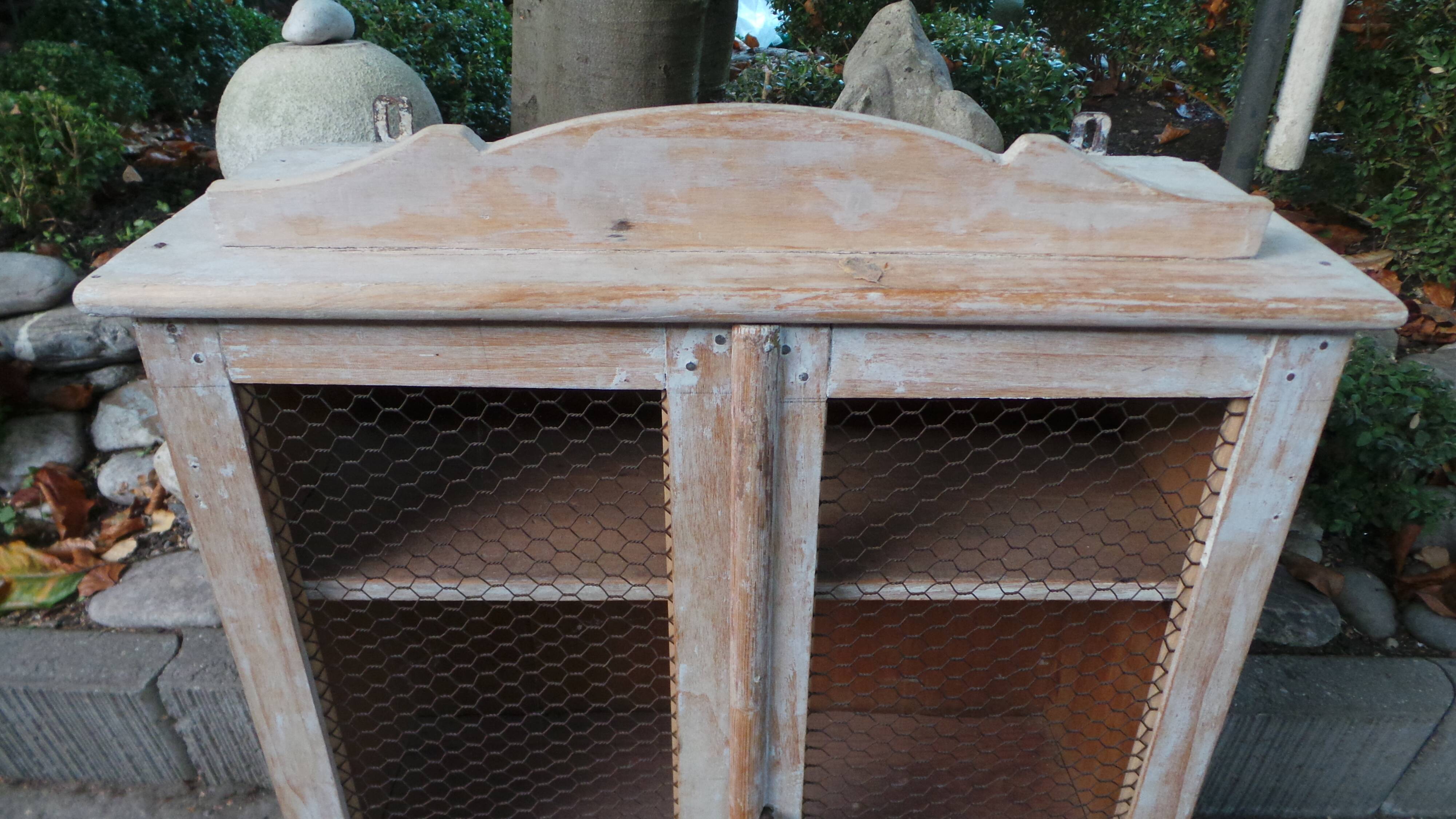 Screened medicine cabinet