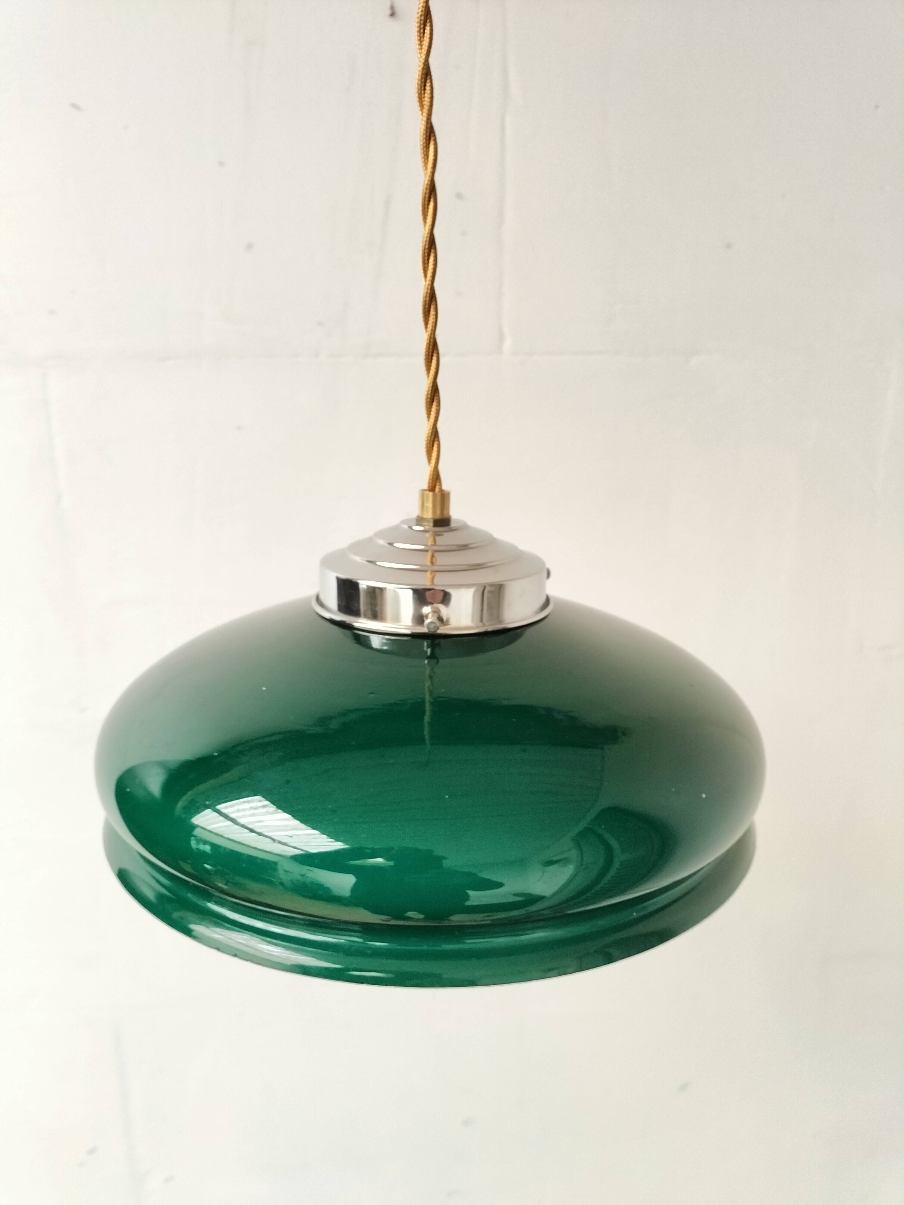 Green opaline suspension