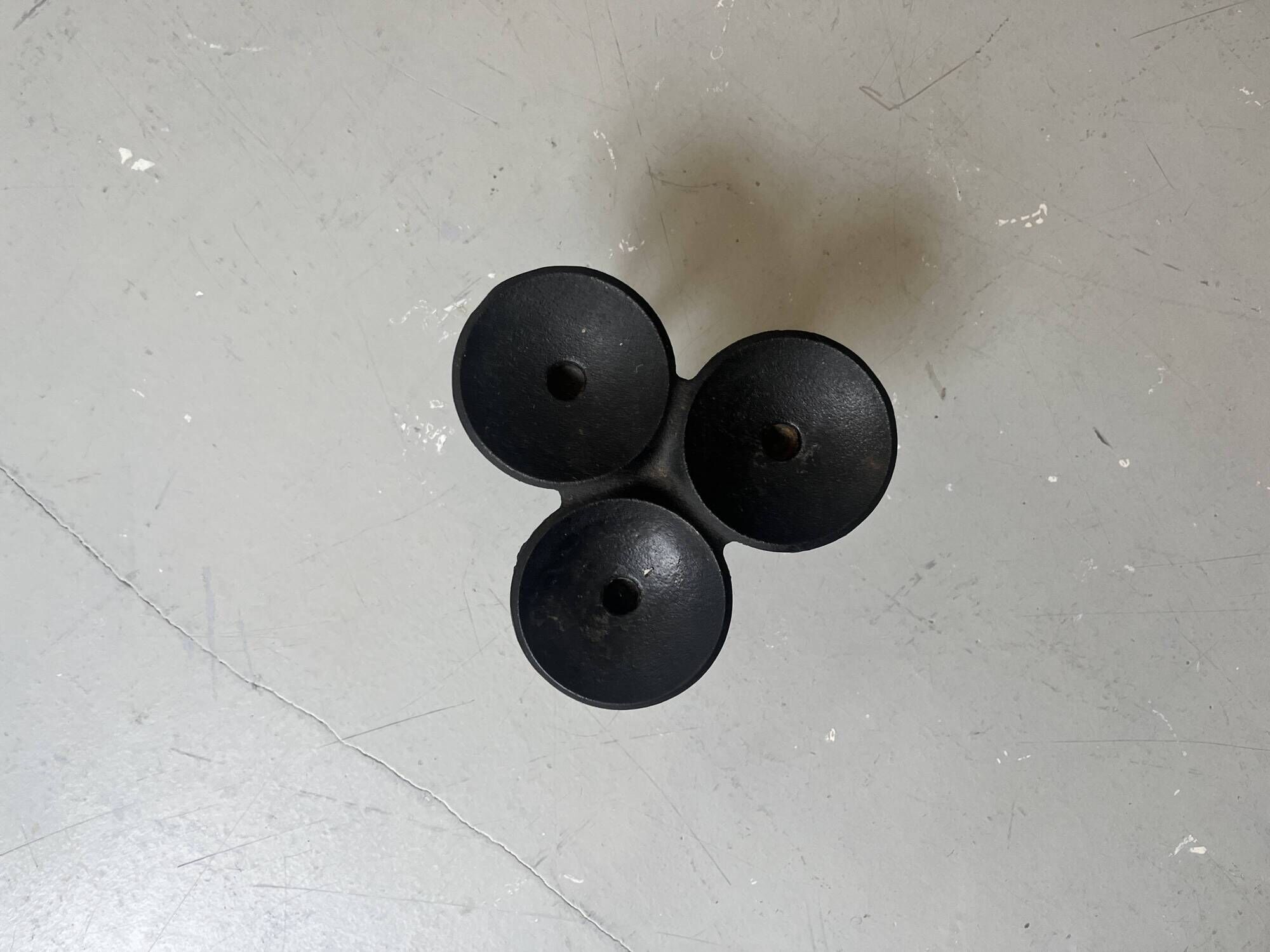 Danish cast iron candle holder design Hornblower by Christel & Christel Holmgren, Denmark 1970