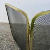 Fireplace screen with 2 panels in gilded brass and expanded metal, 1970s.
