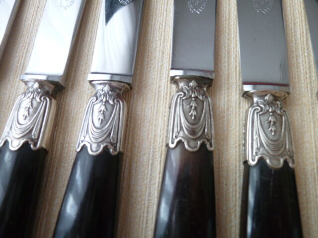 Set de 10 couteaux de table anciens manche en corne  As de Trèfle