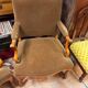 Paire de fauteuils en velours