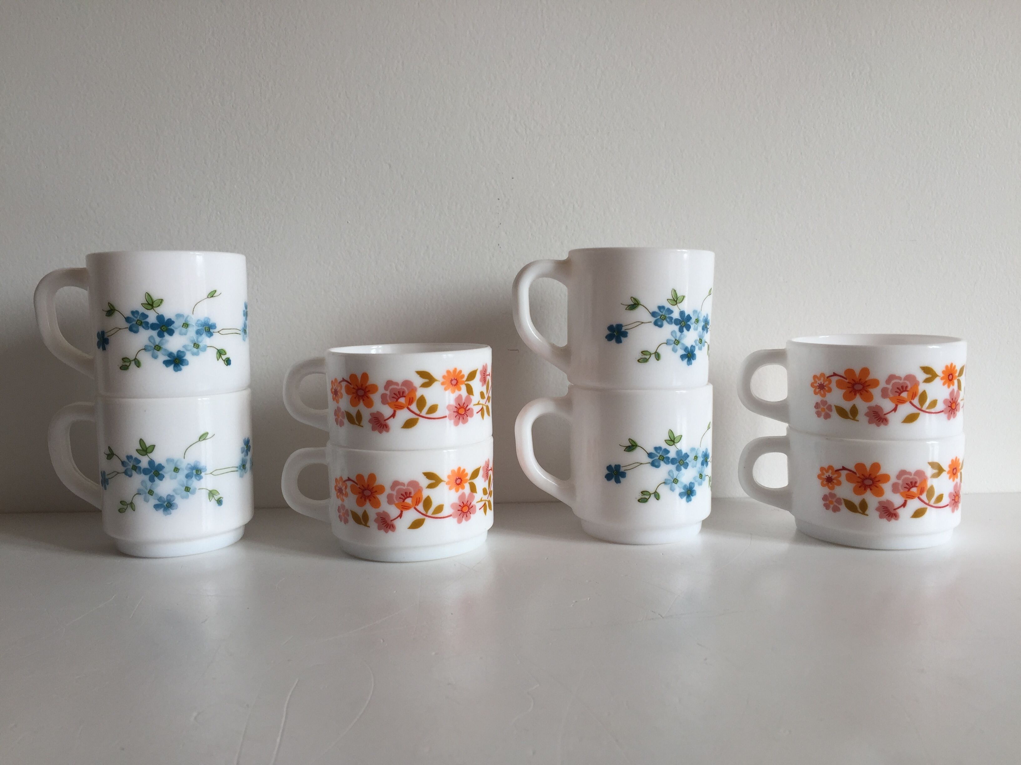 Set of 8 cups at cafe arcopal – france