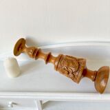Bougeoir en bois sculpté