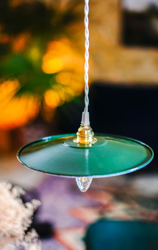 Suspension verte en tôle émaillée