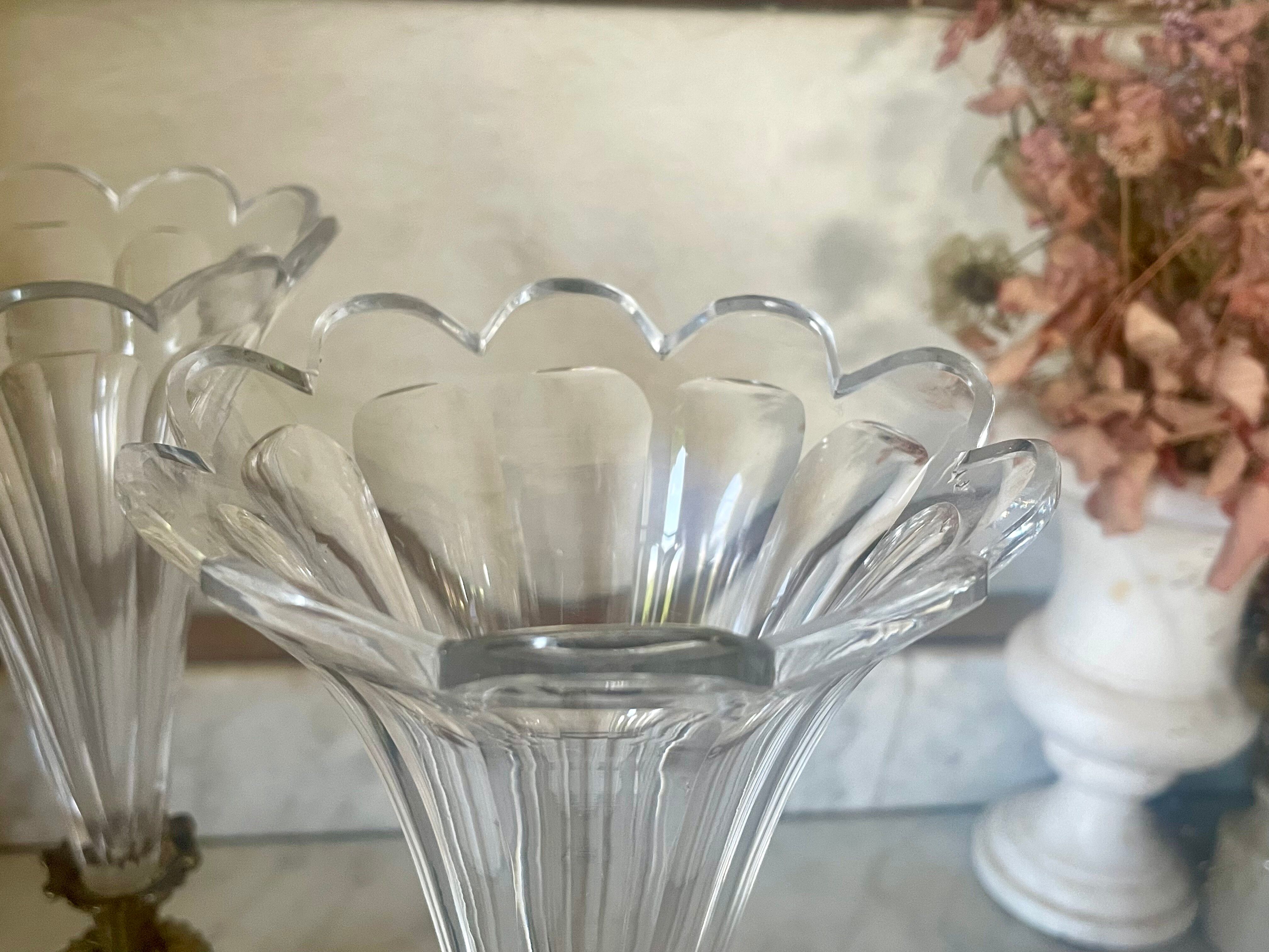 Paire de vases cornets cristal, onyx et bronze