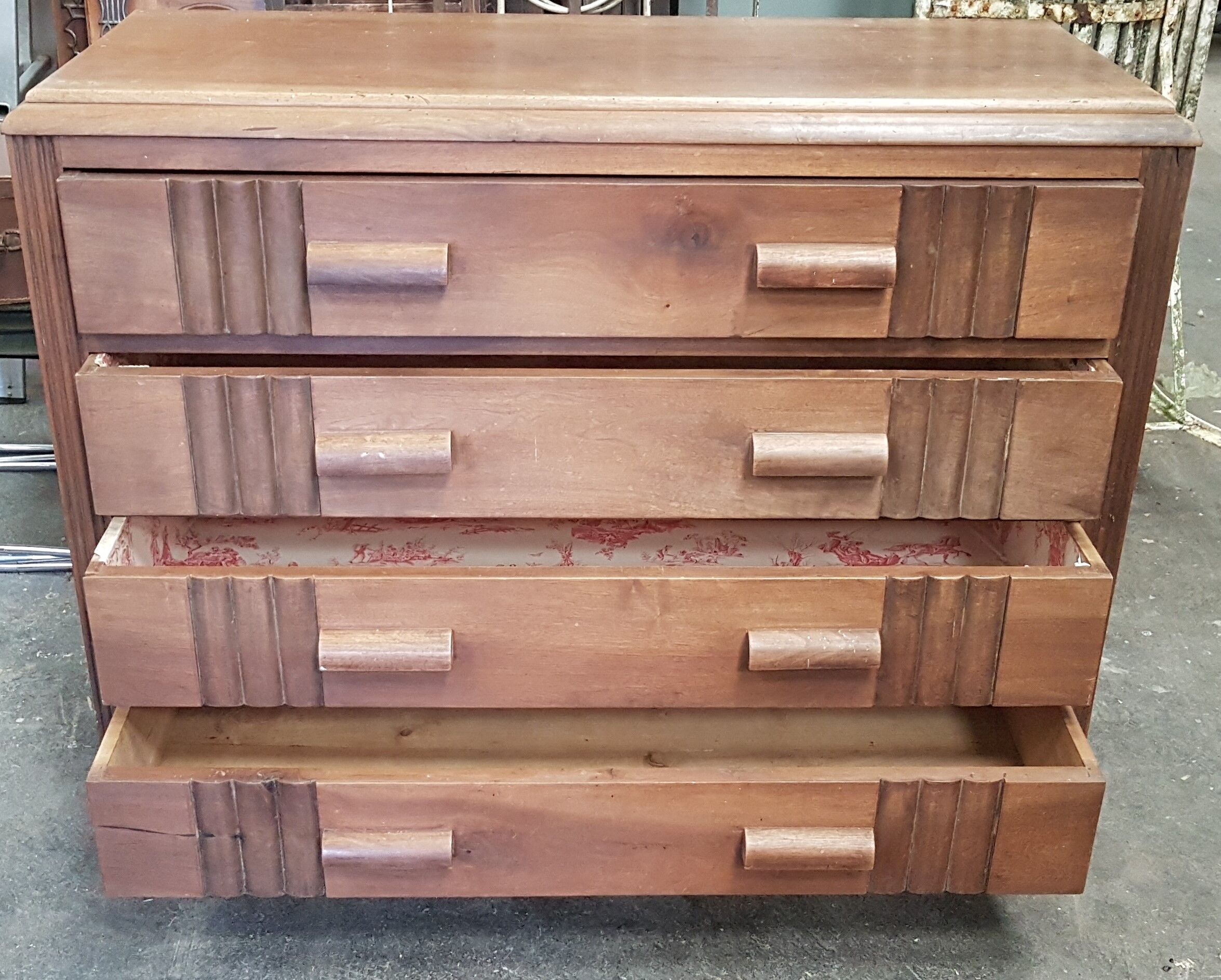 Vintage 1950s dresser