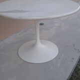 Eero saarinen table for Knoll 1970