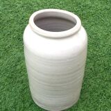 Model Old pot in varnished sandstone