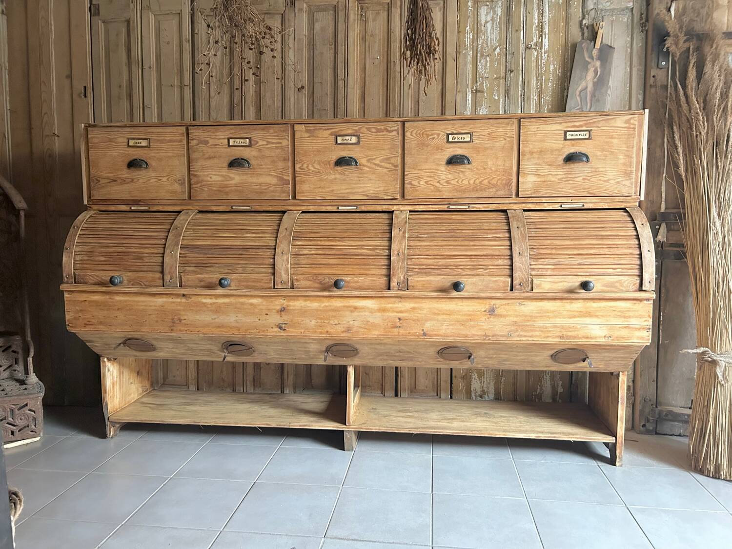 Exceptionnel meuble grainetier