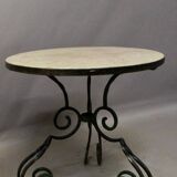 Paire de tables basses, d'appoint en fer forgé et marbre