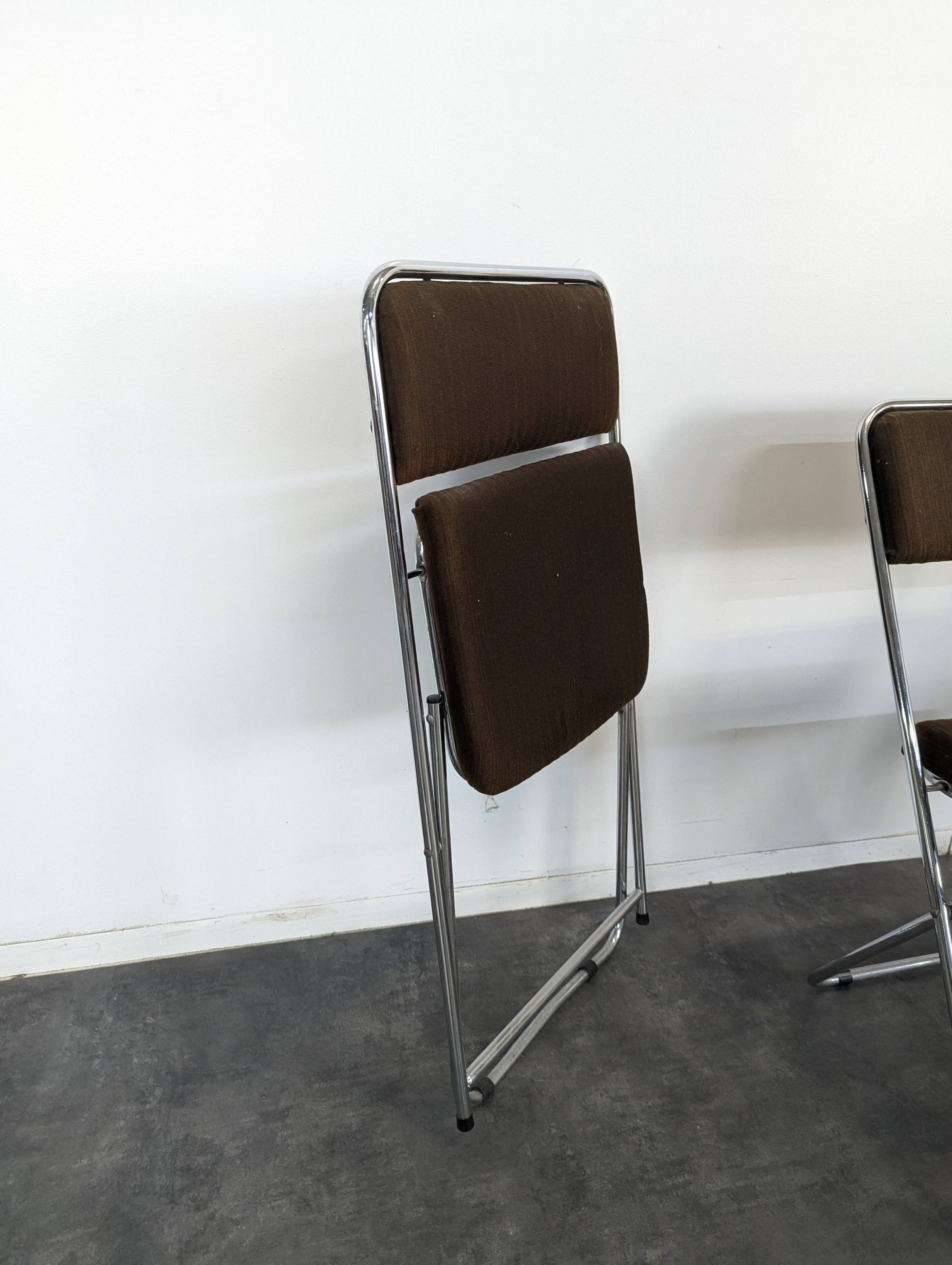 Set of 4 folding chairs