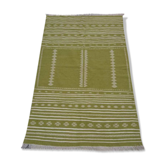 Green and white rug 220x140cm