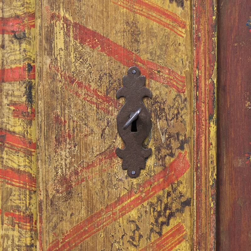 Armoire de mariée peinte d'art populaire
