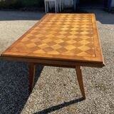 Farm table