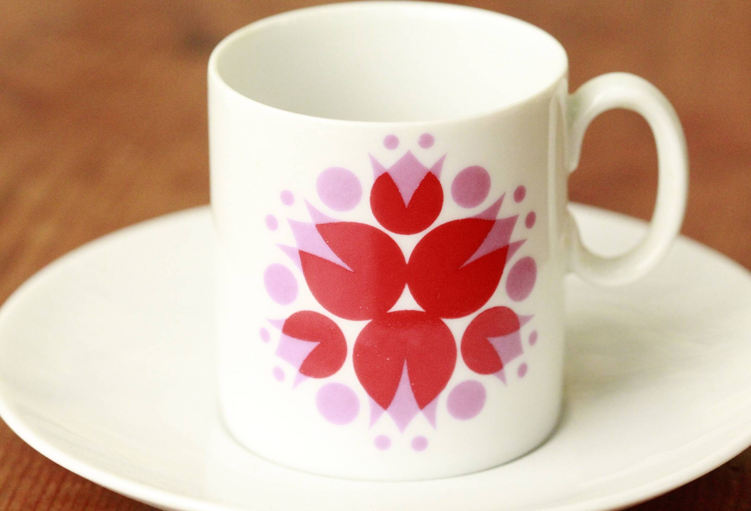 Set of 6 Thomas Germany coffee cups and 6 saucers.