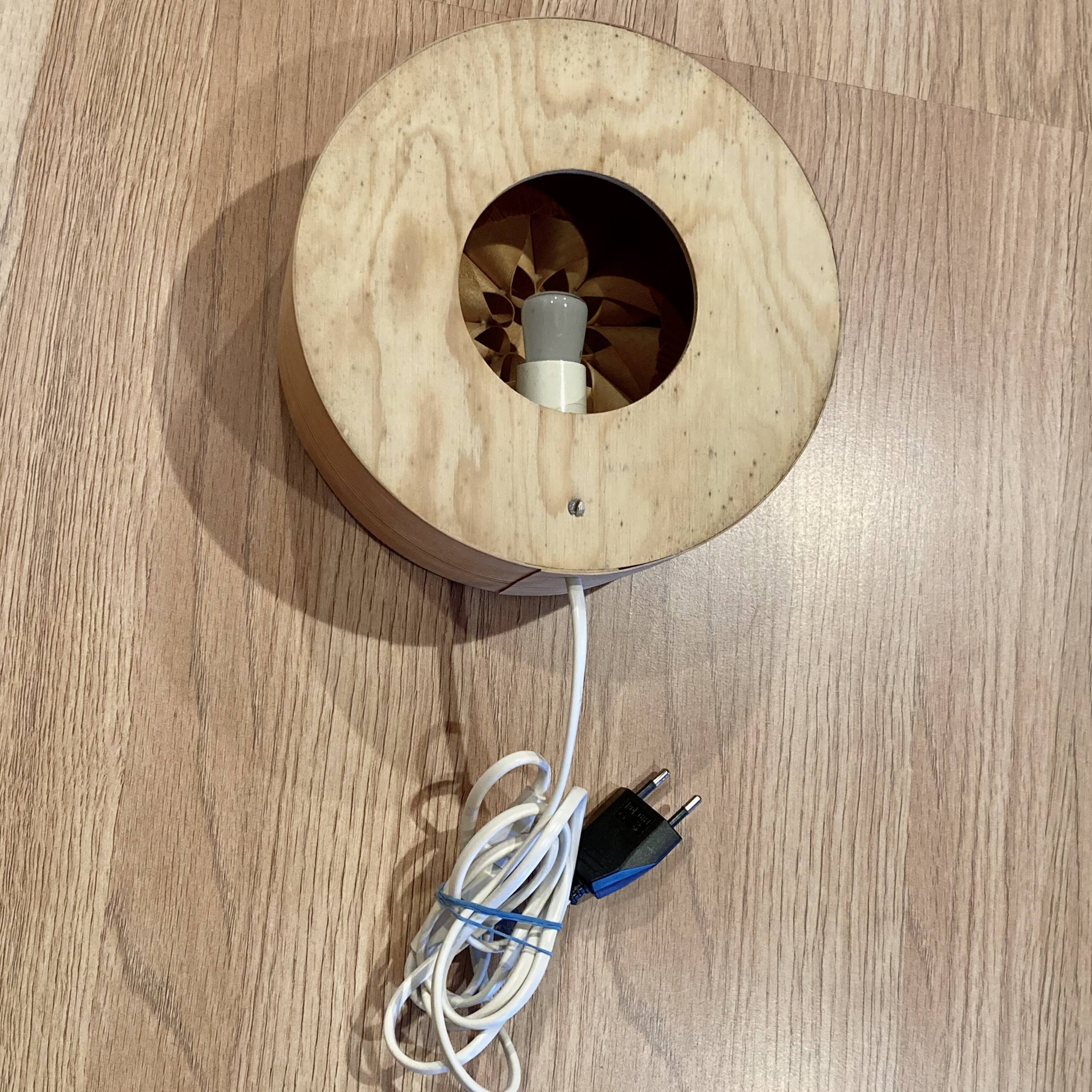 ELEGANT SCANDINAVIAN DESIGN WALL LIGHT 1950.