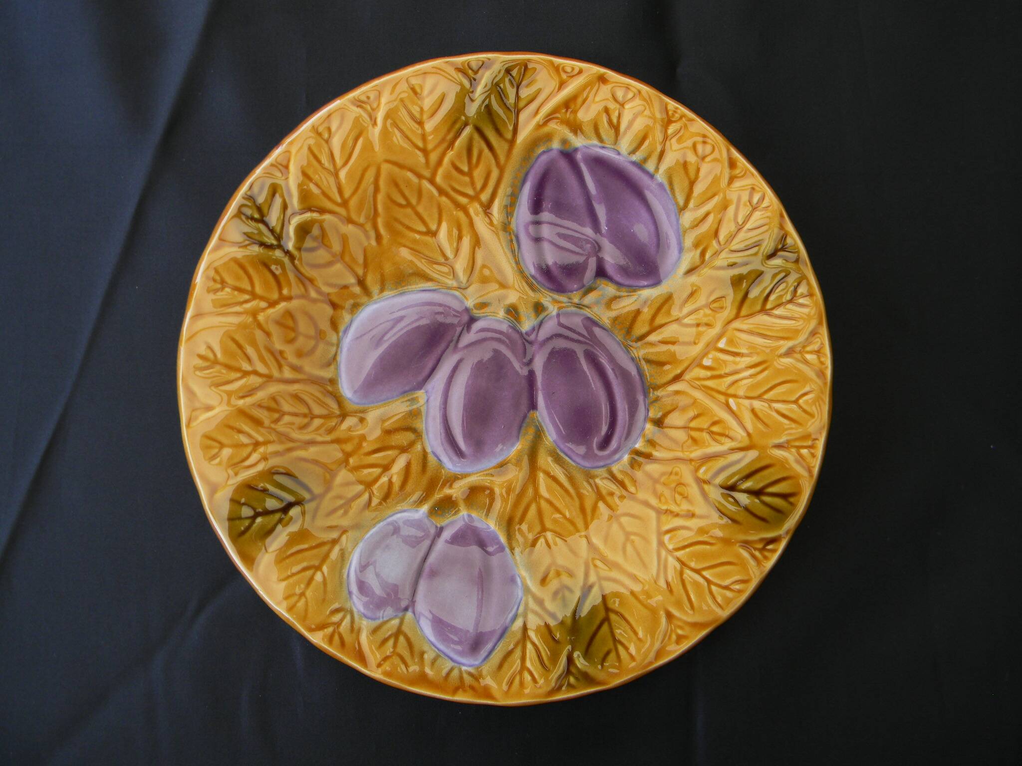 6 earthenware plates and 1 dish from salins les bains.
