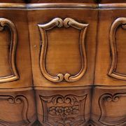 Commode arbalète style louis XV estampillée En merisier massif