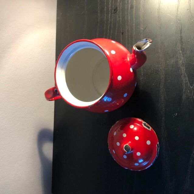Enamelled teapots