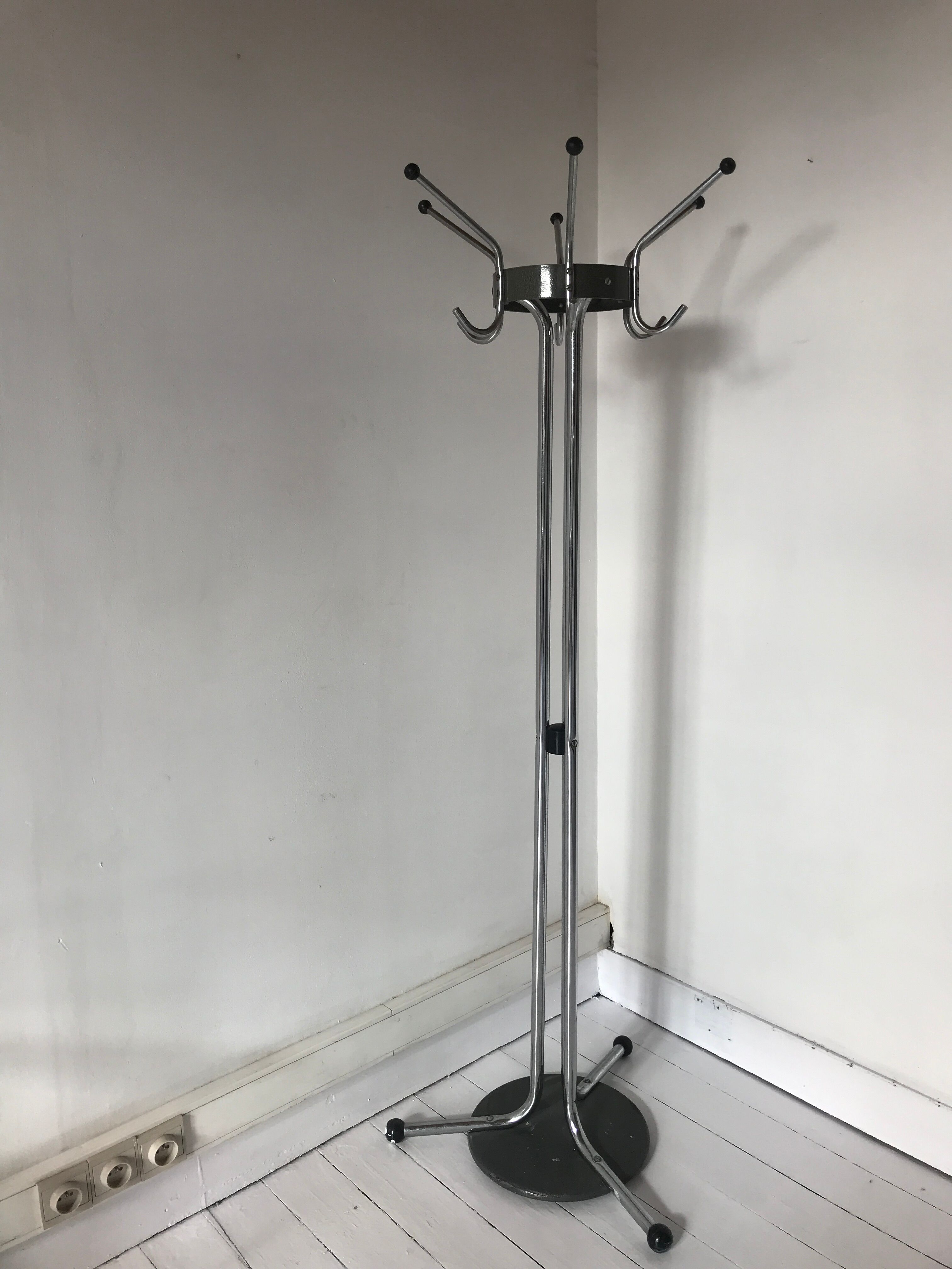 Design parrot coat rack