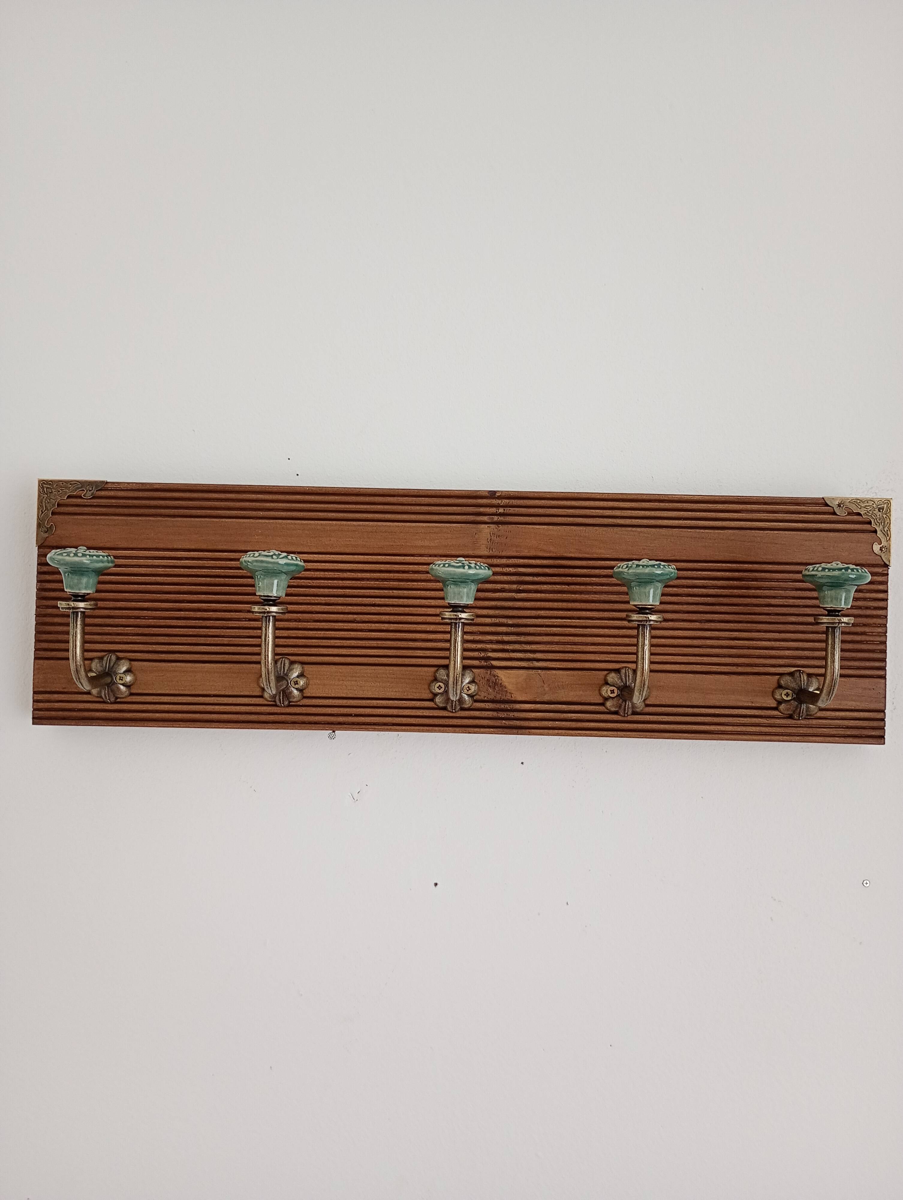 Wall-mounted coat rack 50 cm – 5 ceramic hooks in vintage style green