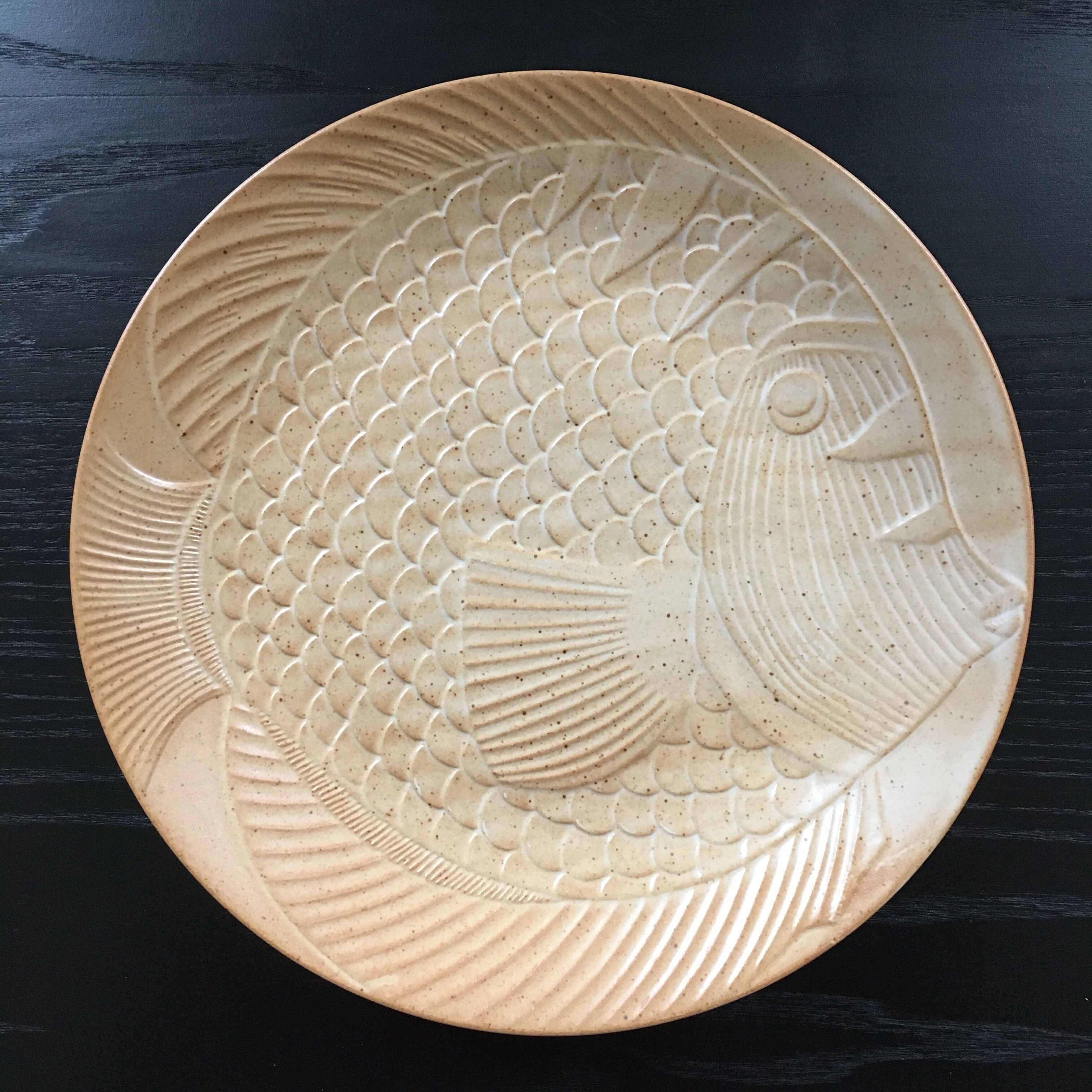 Lot of 6 fish-decorated plates.