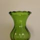 Vase en verre vert