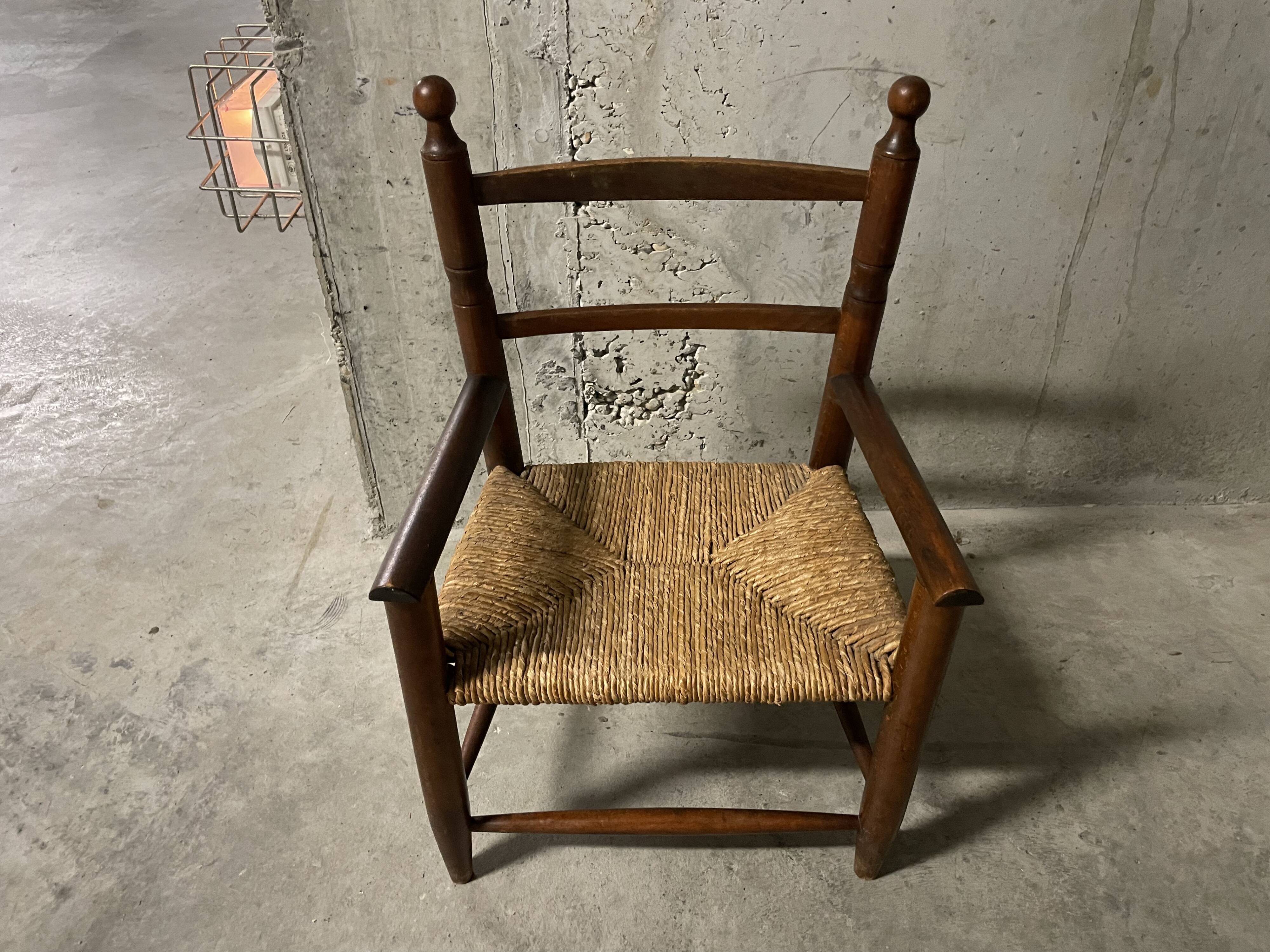 Fauteuil en bois et paille pour enfant