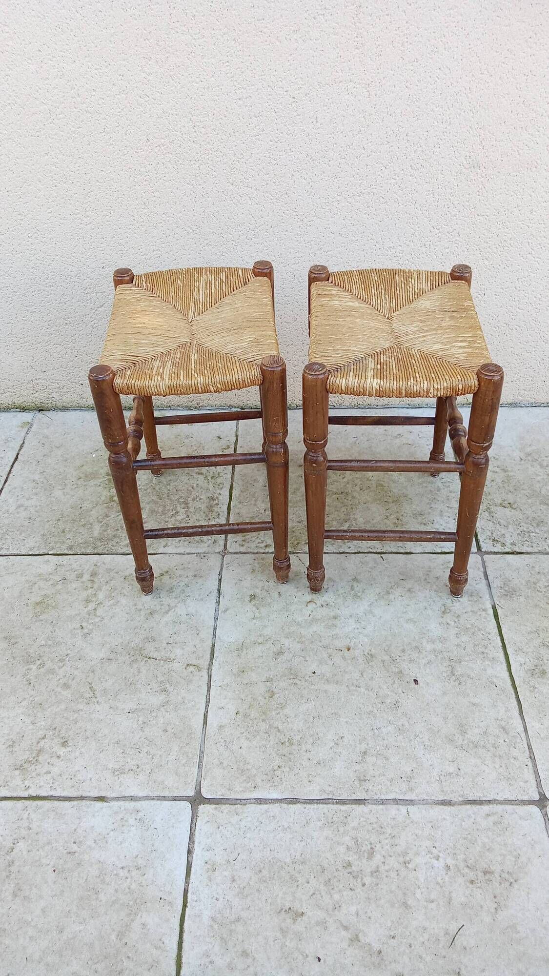 Pair of vintage wooden and straw stools from the 1950s, rectangular.