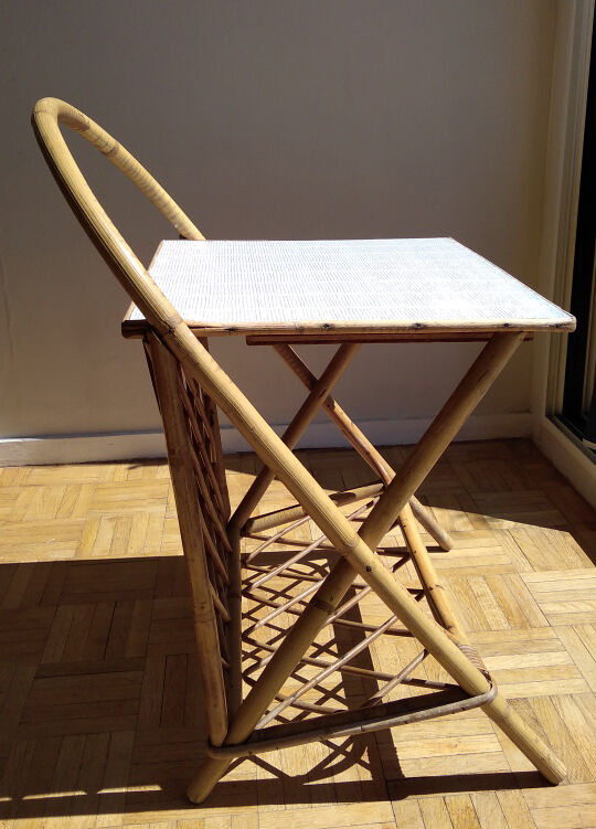 Rattan magasine rack