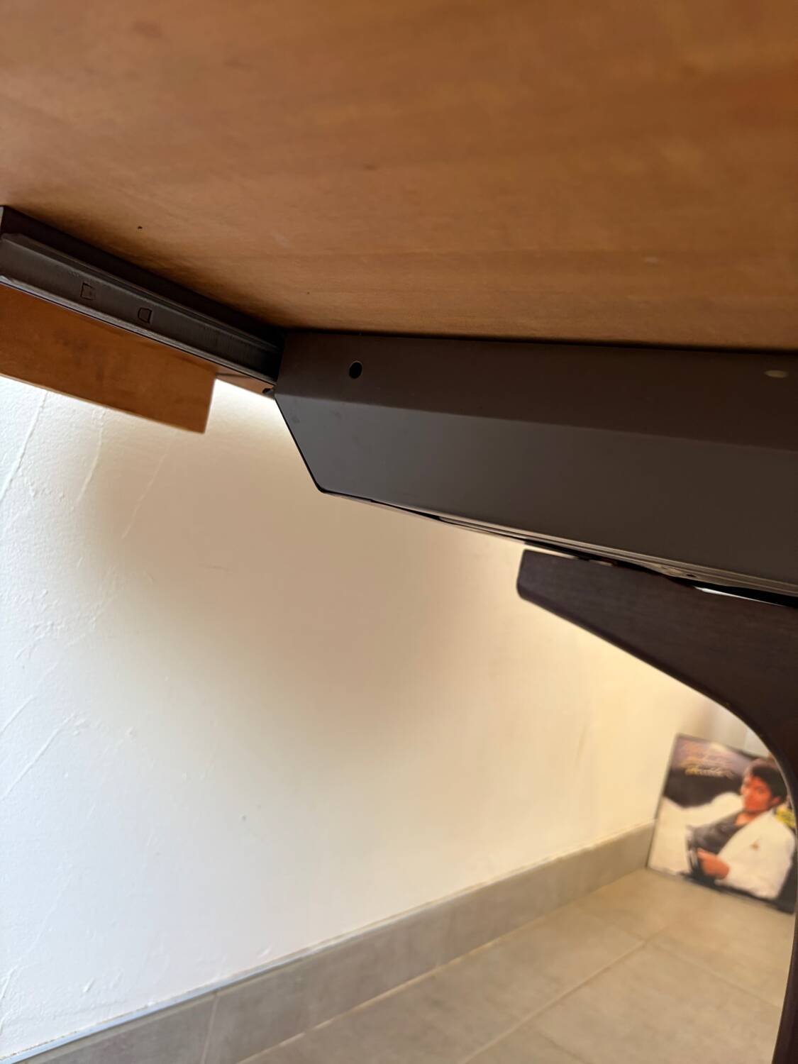 Vintage extendable Baumann round table