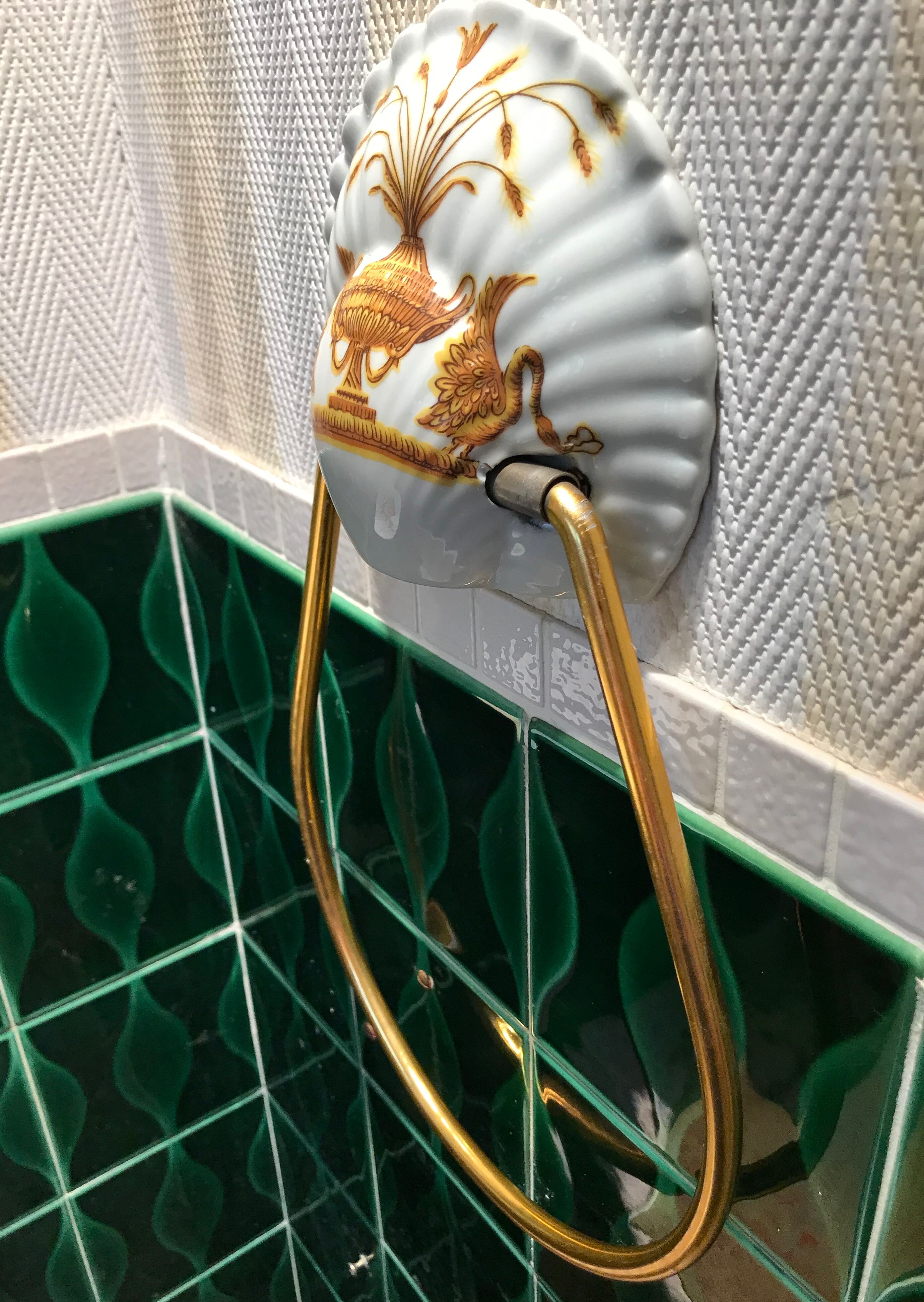 VINTAGE SHELL WASHBASIN SET PORCELAIN OF PARIS SHELVES BASIN AND TOWEL RACK